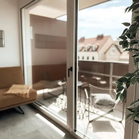 Apartment Sonnenseite Mit Balkon In