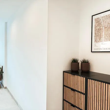 Sonnenseite Mit Balkon In