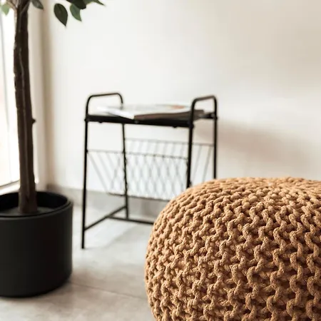 Sonnenseite Mit Balkon In Apartment *