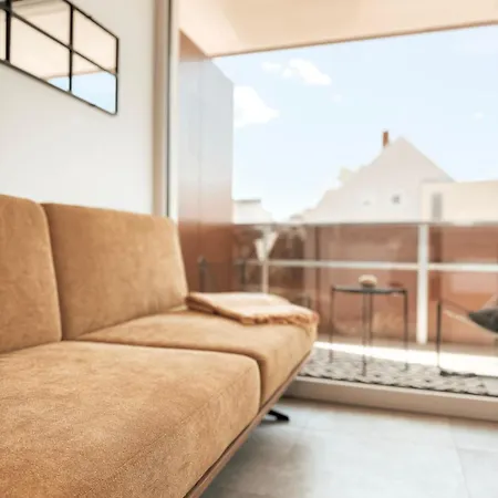 Apartment Sonnenseite Mit Balkon In *