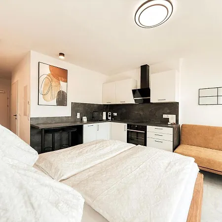 Sonnenseite Mit Balkon In Apartment Graz