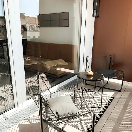 Sonnenseite Mit Balkon In *