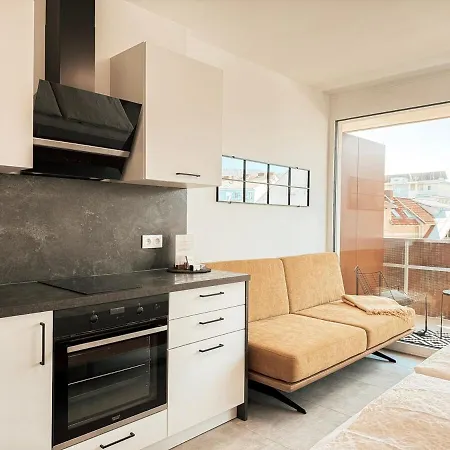 Sonnenseite Mit Balkon In * Graz