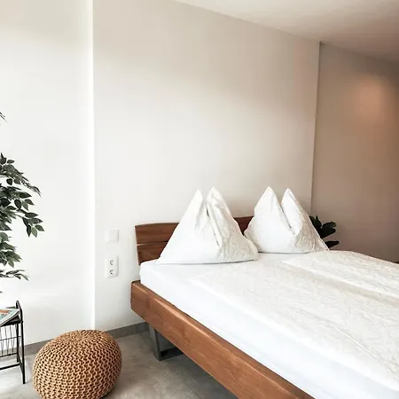 Apartment Sonnenseite Mit Balkon In *