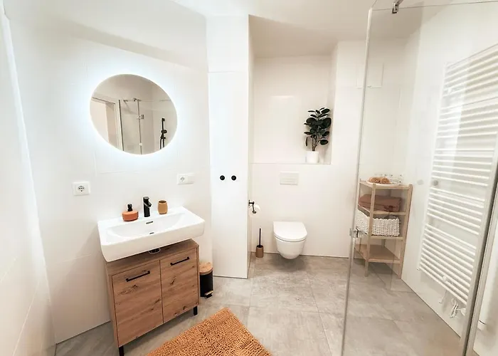 Sonnenseite Mit Balkon In * Graz