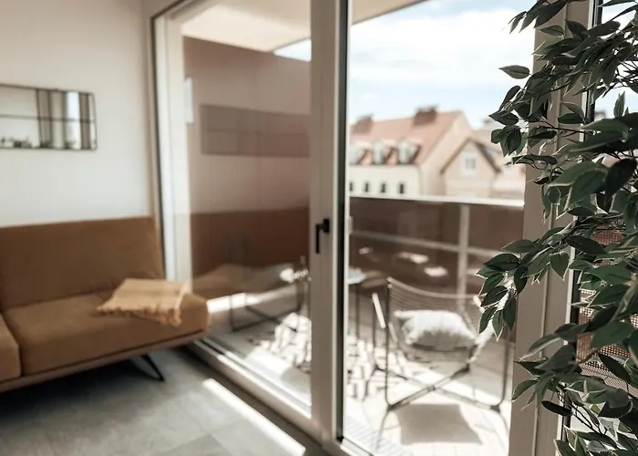 Apartment Sonnenseite Mit Balkon In