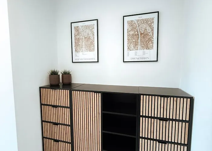 Sonnenseite Mit Balkon In Apartment